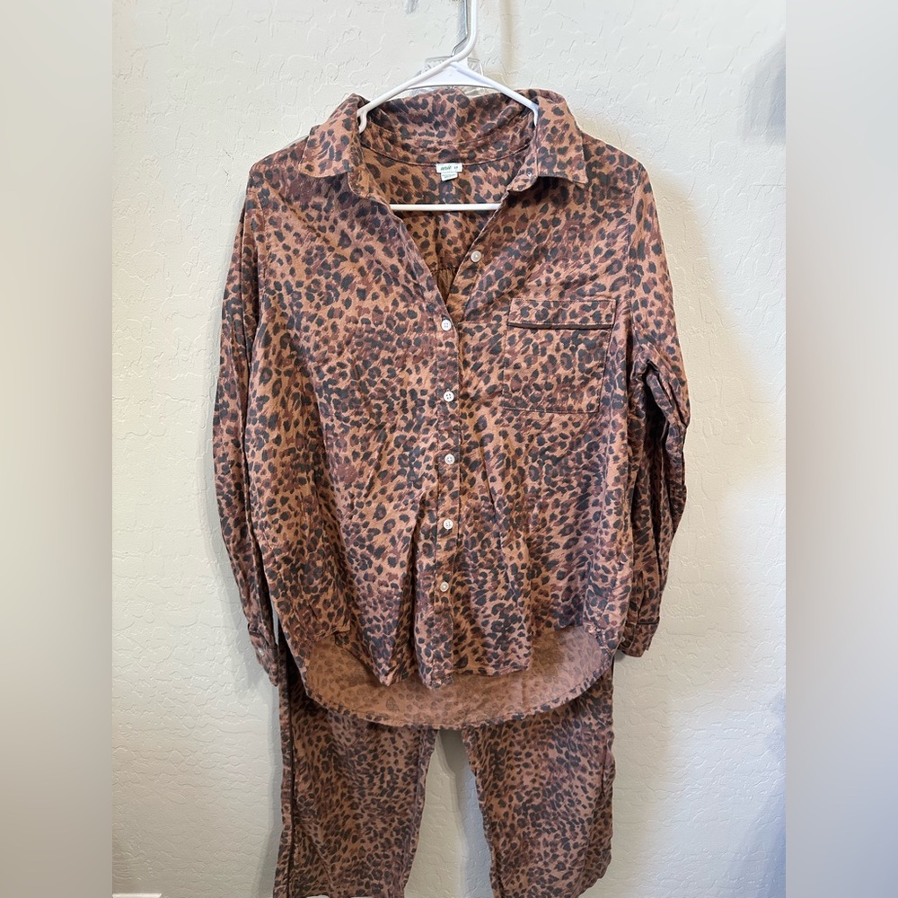 Aerie Brown and Black Pajama Set with Luxurious Paisley Print